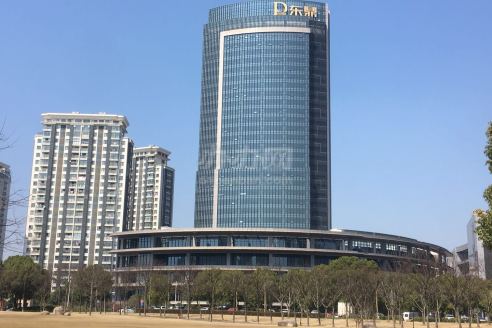 松江新城中心东鼎大厦高层景观房朝南临湖800平精装直租